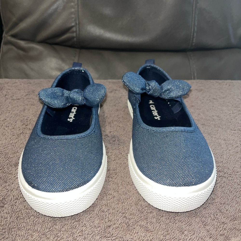 Girls Carter’s lights to blue white with glitter